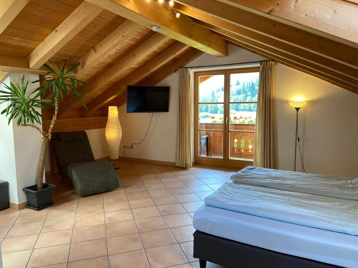 Apartment Ferienwohnung Bergblick Fuer 10 Personen Unterammergau