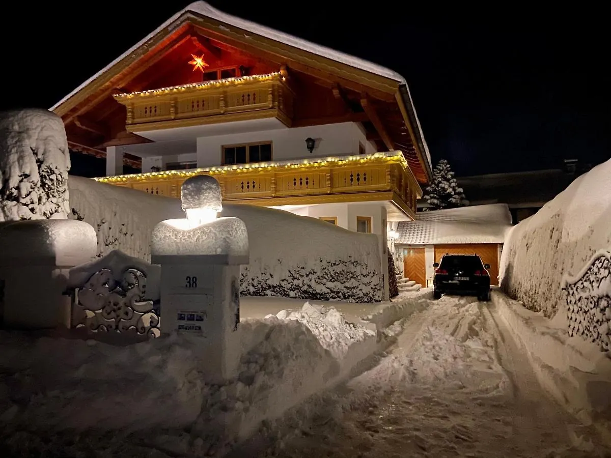 Ferienwohnung Bergblick Fuer 10 Personen Unterammergau Germany